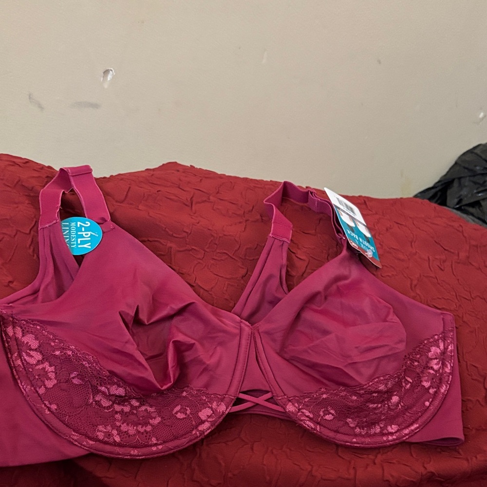 Vanity Fair Elegant Lace Trim Bra  44C NWT ⭐️